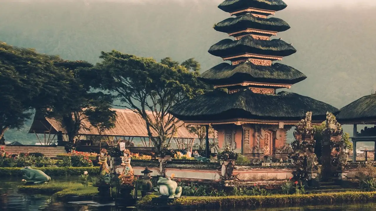 pura-ulun-bratan-temple-bali-1280